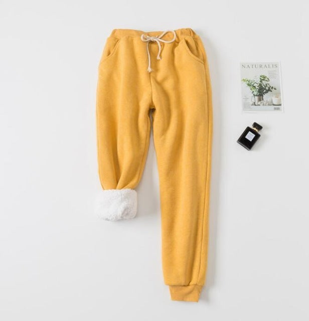 Ultimate Comfort: Luxurious Lamb Velvet Padded Sweatpants!