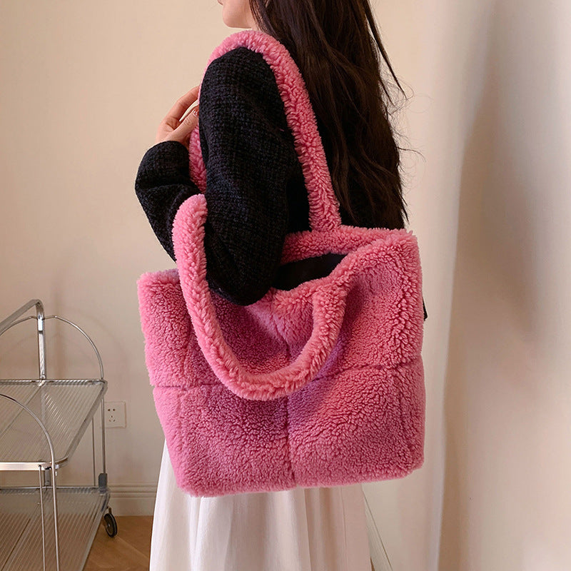 Cozy Chic: Designer Plush Tote Bags for Winter Fashion - Athela