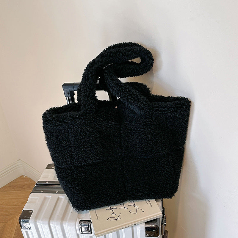 Cozy Chic: Designer Plush Tote Bags for Winter Fashion - Athela