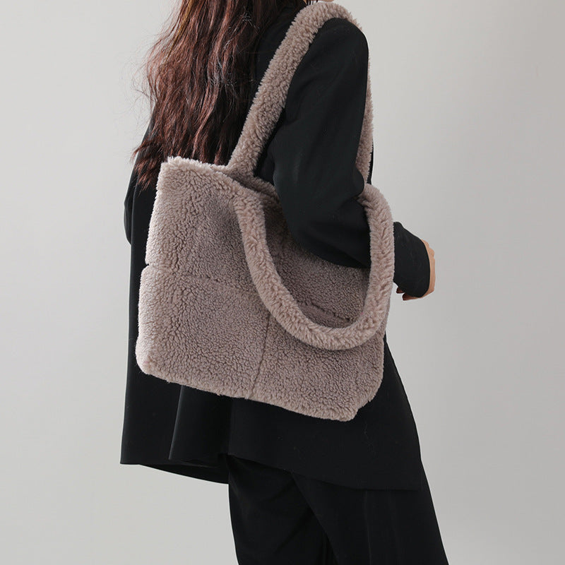 Cozy Chic: Designer Plush Tote Bags for Winter Fashion - Athela