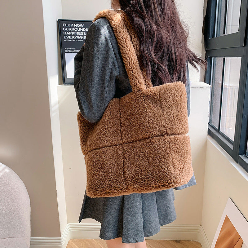 Cozy Chic: Designer Plush Tote Bags for Winter Fashion - Athela