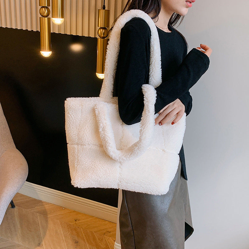 Cozy Chic: Designer Plush Tote Bags for Winter Fashion - Athela